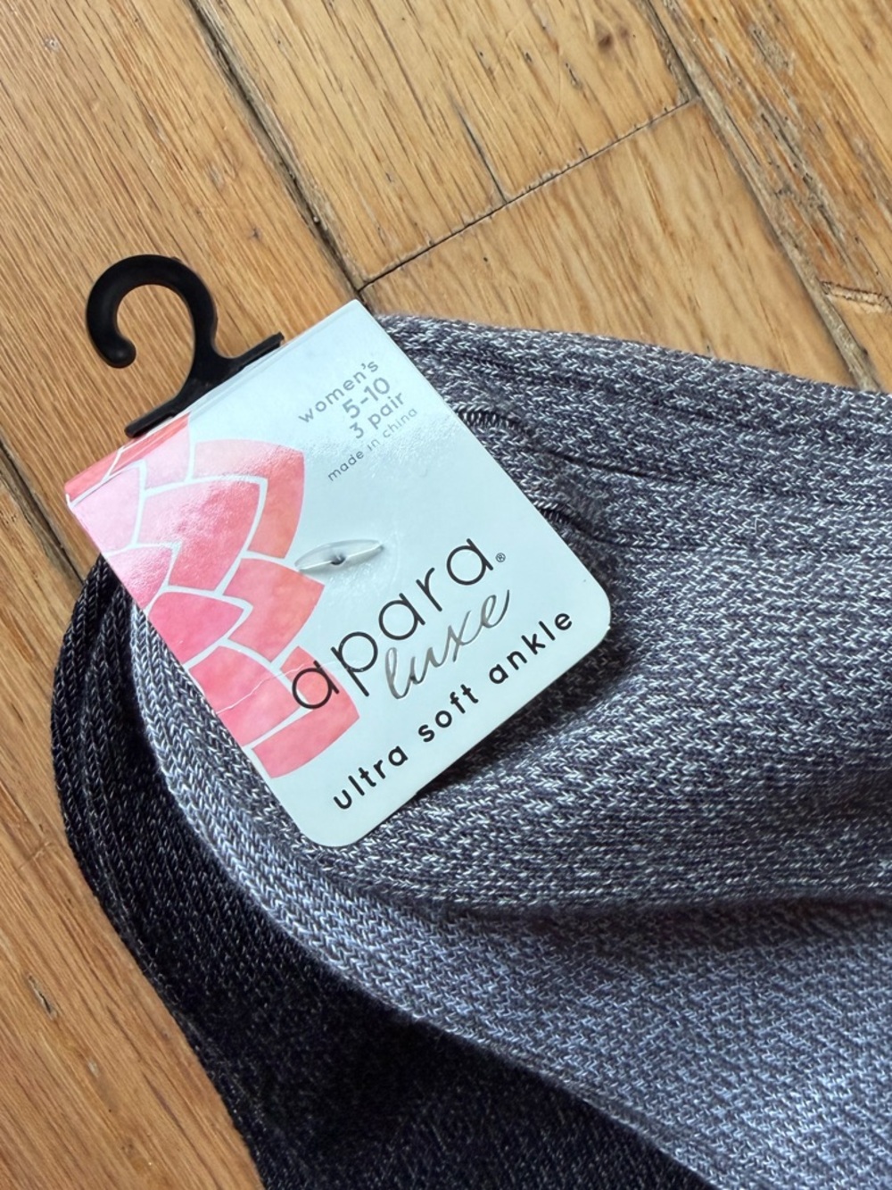 Set of 3 Soft Ribbed Ankle Socks - NWT - Picture 2 of 5
